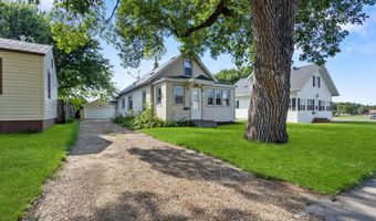 614 S 11th St, Aberdeen, SD 57401
