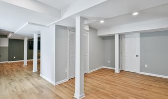 21663 OATLANDS Rd, Aldie, VA 20105