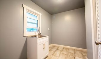 196 Park Ave, Bargersville, IN 46106