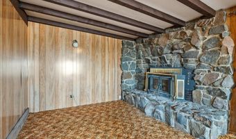 826 SKYLINE Dr, Cheyenne, WY 82009