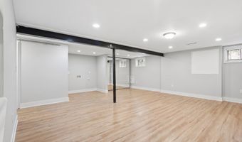 6524 27TH St N, Arlington, VA 22213