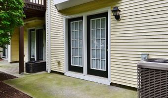 19 MARINA Dr, Bayonne, NJ 07002