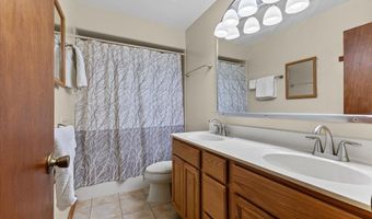 681 Archwood Dr, Ann Arbor, MI 48103