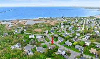 6 Windward Cir, Narragansett, RI 02882