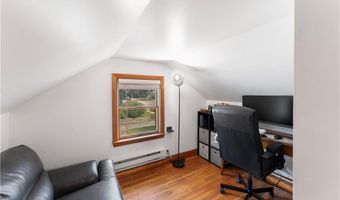 104 Knotty Oak Rd, Coventry, RI 02816