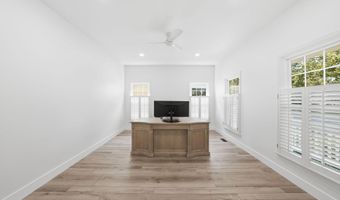 20384 MIDDLEBURY St, Ashburn, VA 20147