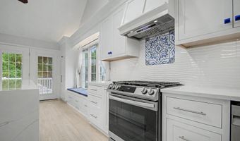 2501 EASTERN POINT Ct, Annapolis, MD 21401