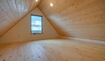 8 Quonset Way, Carson, NM 87517