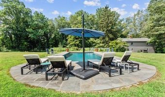 85 Banks Rd, Easton, CT 06612