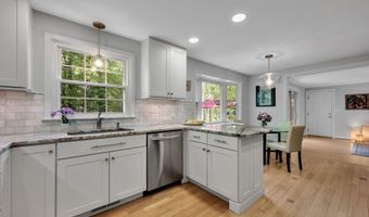 26 Buckboard Ln, Avon, CT 06001
