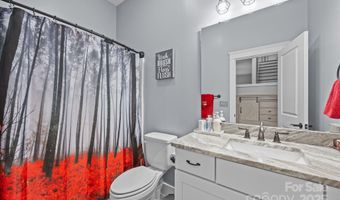 2 Wood Path Ln, Arden, NC 28704