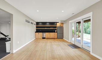 22 Point Ln, Arcadia, IN 46030