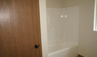 915 S 9th St, Aberdeen, SD 57401