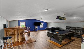 16 Spectacle Ave, Warwick, RI 02888