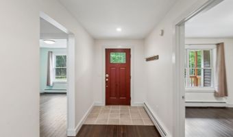 67 E West Ln, Belgrade, ME 04917