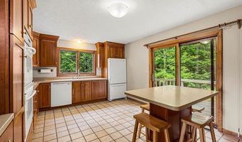 9 Pavillion Rd, Amherst, NH 03031