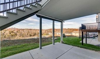 925 Meramec Grove Dr, Ballwin, MO 63021