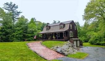 18 Lynn Ellen Dr, Acushnet, MA 02743