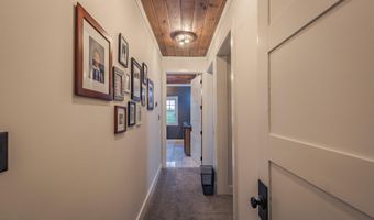 917 McDonald Dr, Amsterdam, NY 12070