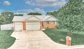 1201 Forrest Glenn Dr, Arkansas City, KS 67005
