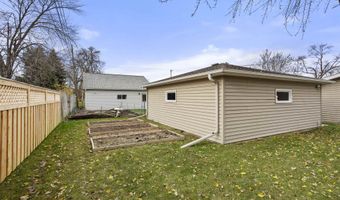 521 E HARDING Dr, Appleton, WI 54915