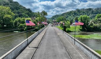 342 S. Monroe St, Alderson, WV 24910