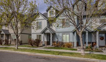 411 NW 25th St, Redmond, OR 97756