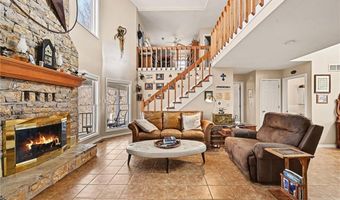 17251 Hollingsworth Rd, Basehor, KS 66007