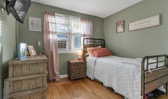 62 Canonchet Trl, Cranston, RI 02921