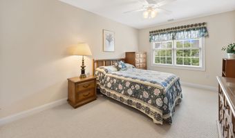 13 Stonegate Cir, Cheshire, CT 06410
