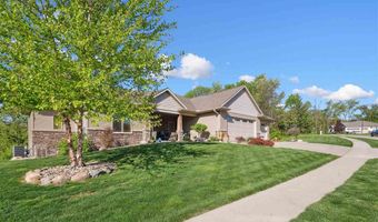2055 Silver Maple Trl, North Liberty, IA 52317