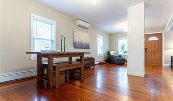 17 Oak Ave, East Providence, RI 02915