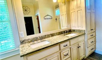 156 Lake Oglethorpe Dr, Arnoldsville, GA 30619