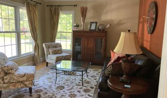 15 Logging Trail Ln, Brookfield, CT 06804