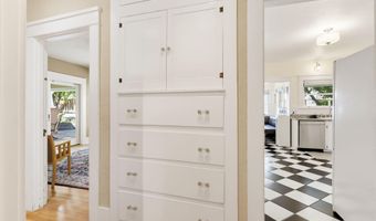 307 N Main St, Ashland, OR 97520