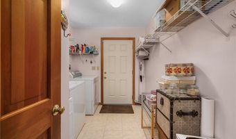 15 Secluded Dr, Narragansett, RI 02882