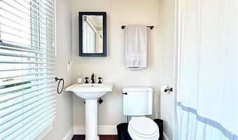44 Tuckerman Ave, Middletown, RI 02842