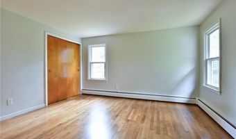 44 Cindy Ln, Warwick, RI 02886