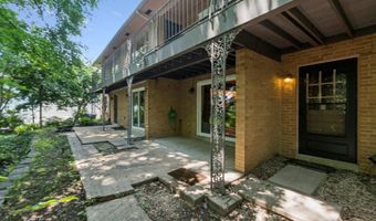 2647 S KENT St, Arlington, VA 22202