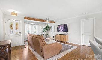 3330 Woodleaf Rd, Charlotte, NC 28205