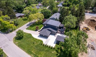 2777 Donna Dr, Columbus, OH 43220