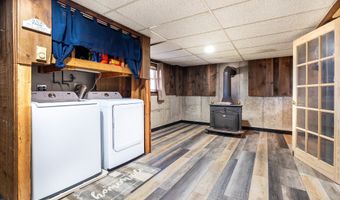 4 Nicholas St, Danbury, CT 06810