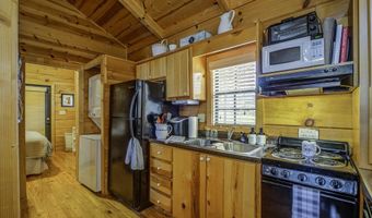 29 Breedlove Dr, Andrews, NC 28901