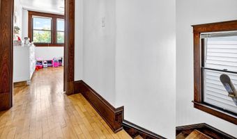 816 N SUPERIOR St, Appleton, WI 54911