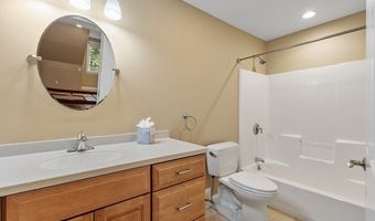 66 New Ipswich Rd, Ashby, MA 01431