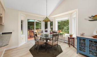 4 Wabasso Ter, Middletown, RI 02842
