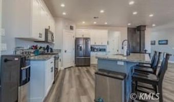 665 S Shelter Cove Dr, Big Water, UT 84741