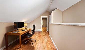 110 Minturn Rd, Bridgeport, CT 06606