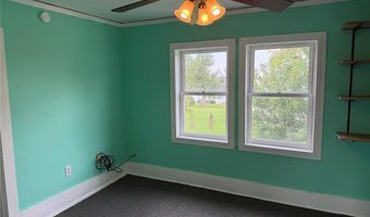 322 1st St, Atkins, IA 52206