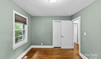 2538 Arnold Dr E, Charlotte, NC 28205